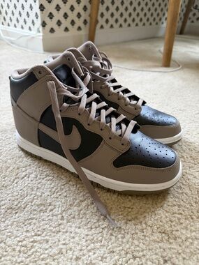 Nike Dunk High Moon Fossil Size 10